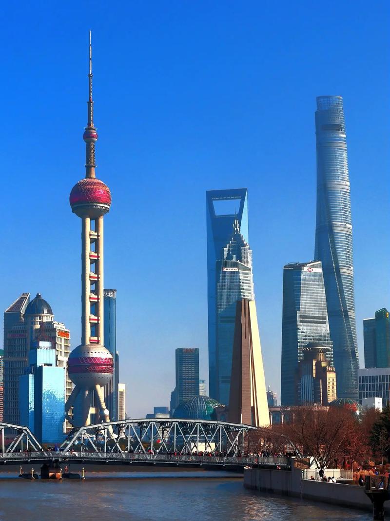 上海 東方明珠的璀璨與變遷