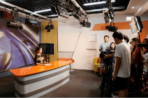專(zhuān)業(yè)零距離 廣播電視節(jié)目制作——王炸專(zhuān)業(yè)的魅力與未來(lái)